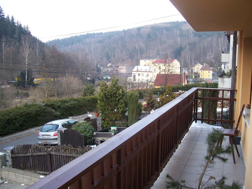 Penzion Havaj Karlovy Vary Exteriér fotografie